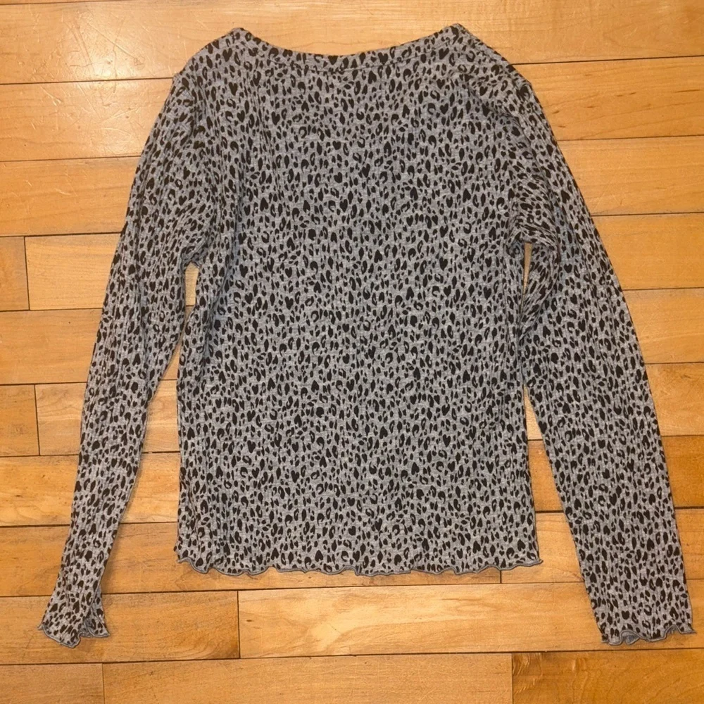 Old Navy Leopard Print Long Sleeve Tee